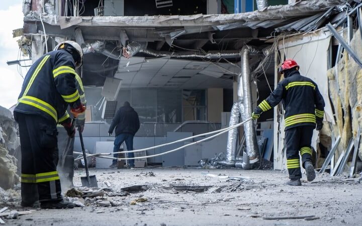 Russia resumes attacks on Ukraine after Easter truce