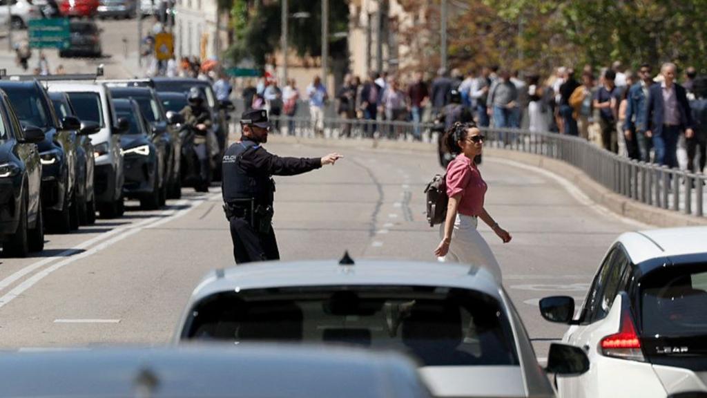 Spain-Portugal power outage live: Blackout could last up to a week due to ‘rare atmospheric phenomenon’