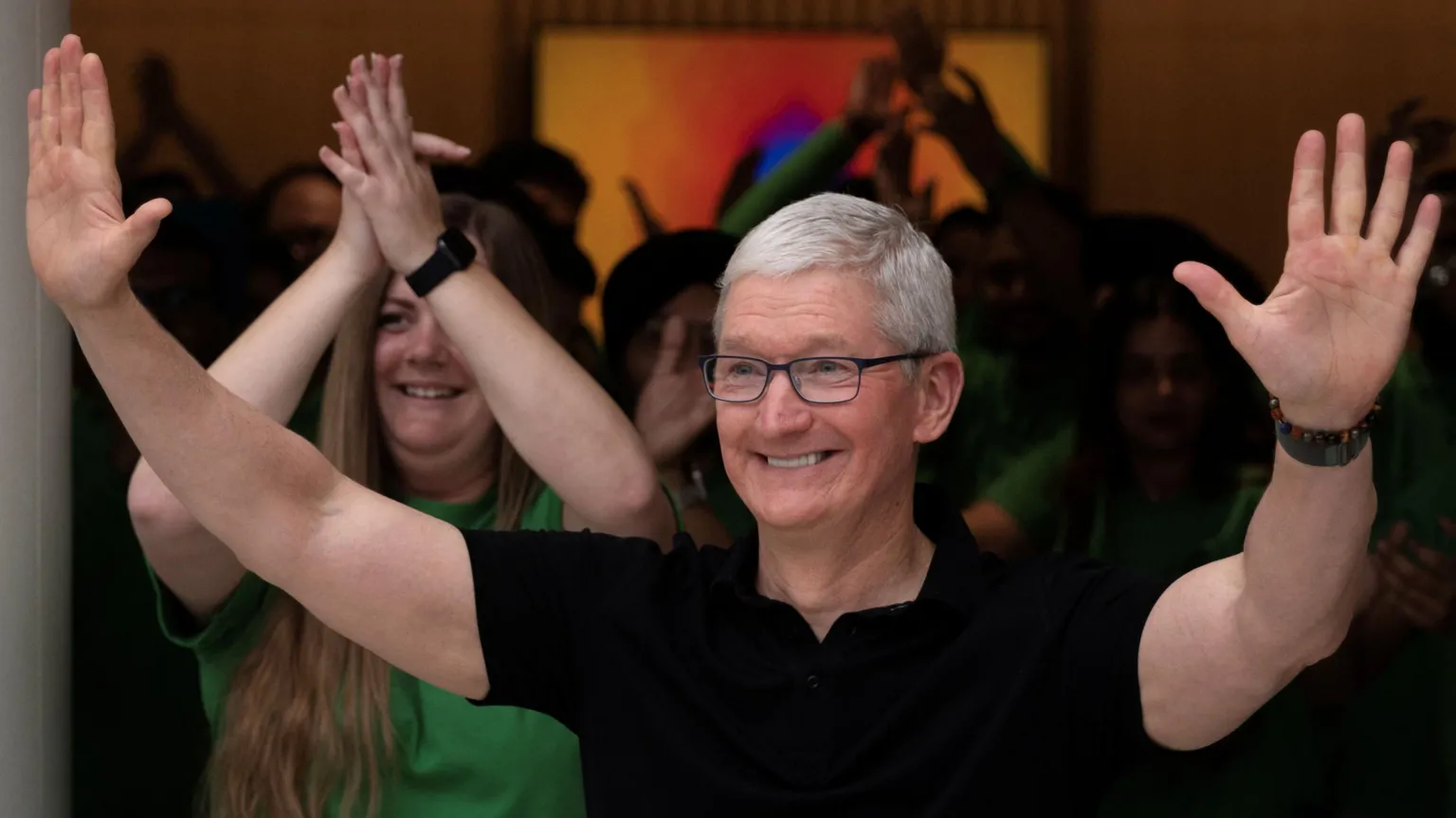 Apple boosts India's factory hopes - but a US-China deal could derail plans