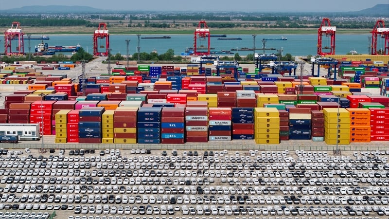 China mulls US trade talks offer, warns not to engage in tariff 'extortion'