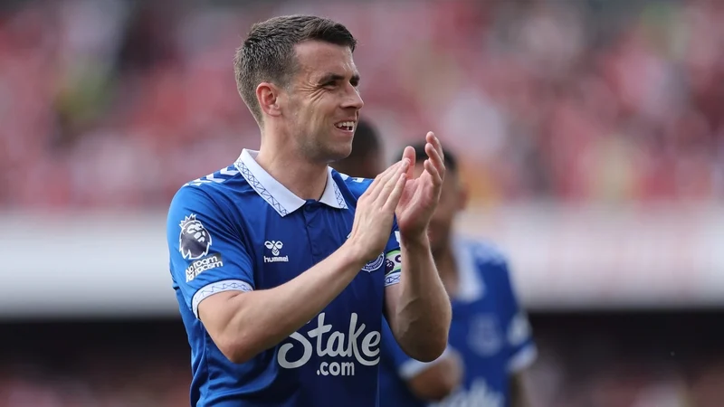 Injured Seamus Coleman and Sammie Szmodics withdraw from Republic of Ireland squad