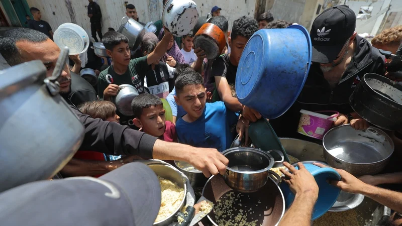 Strikes kill six Palestinians protecting aid trucks, says Hamas
