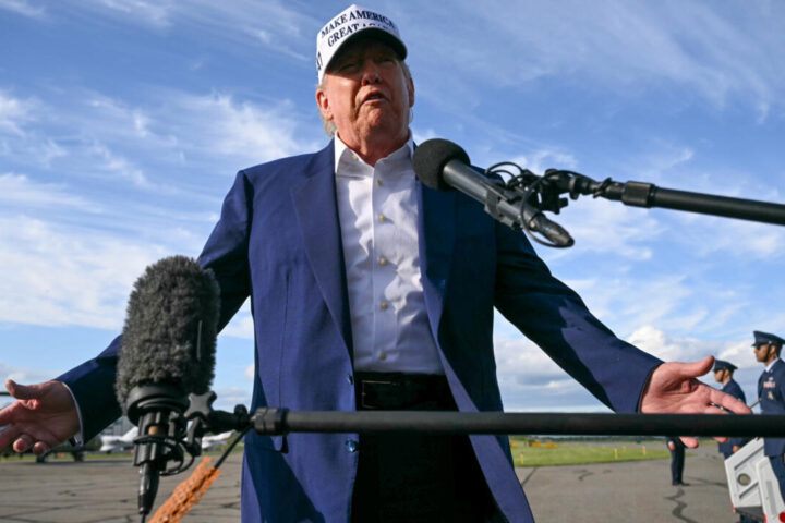 US President extends EU tariff deadline until 9 July