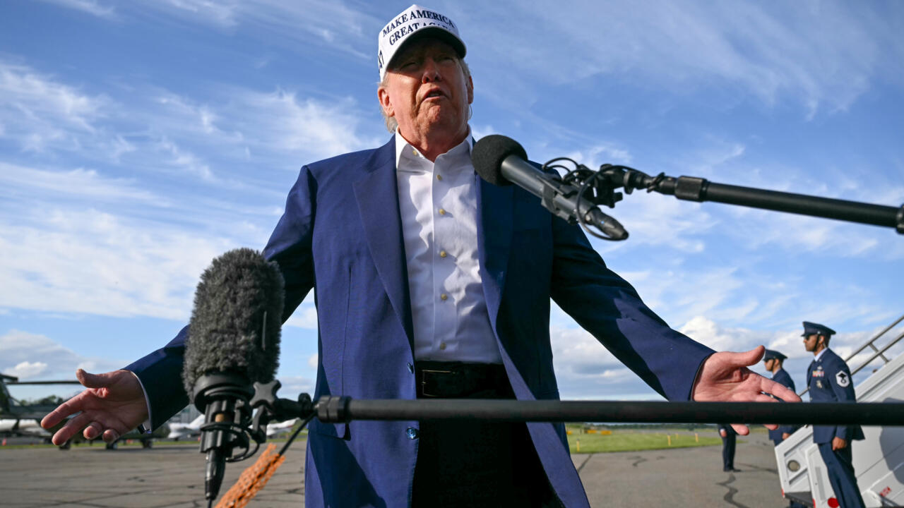 US President extends EU tariff deadline until 9 July