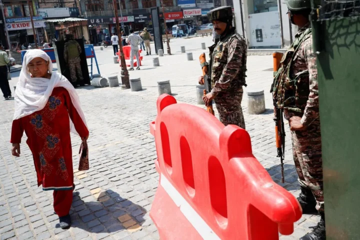 US urges India and Pakistan to defuse tensions after Kashmir killings