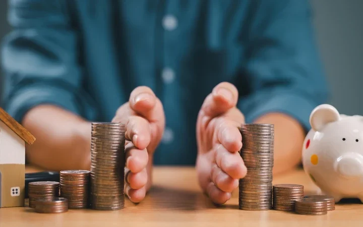 A financial advisor's tips for handling money after a divorce
