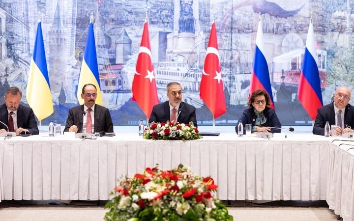 Russia, Ukraine head to Istanbul for fresh peace talks