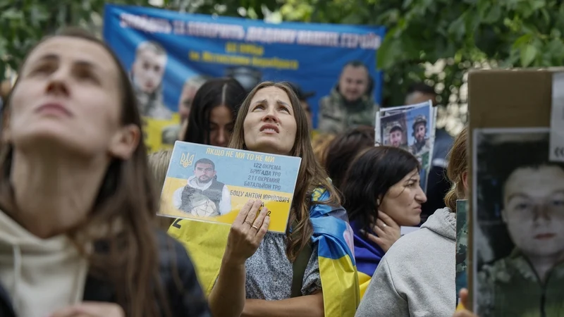 Ukraine receive 1,200 bodies from Russia in prisoner swap
