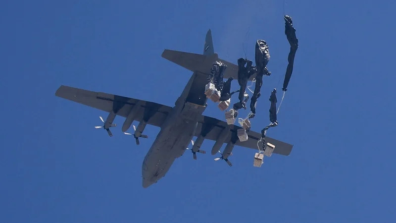 25 tonnes of aid dropped into Gaza as IDF announces 'tactical pause' in fighting