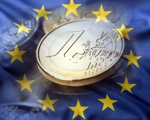 Euro zone growth holds up better than feared in second quarter