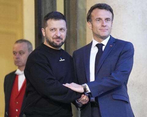 France pledges increased pressure on Russia and enhanced support for Ukraine
