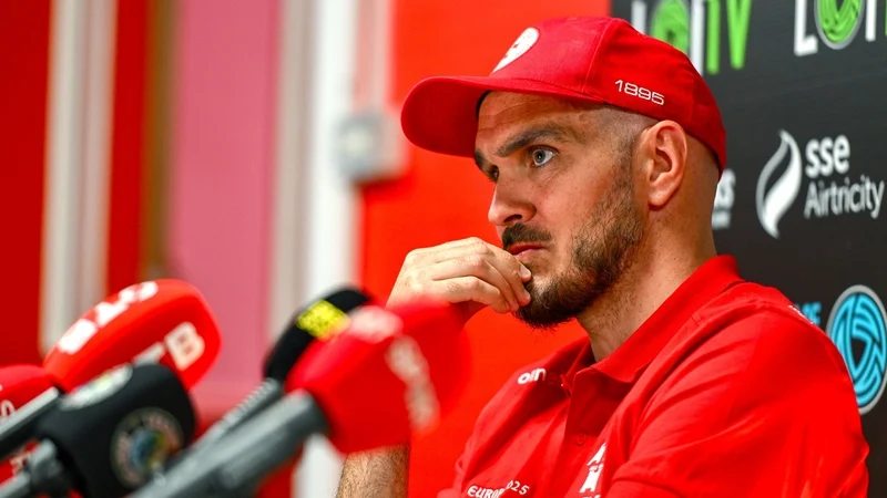 Shelbourne boss Joey O'Brien urges his players to write their own history against Linfield