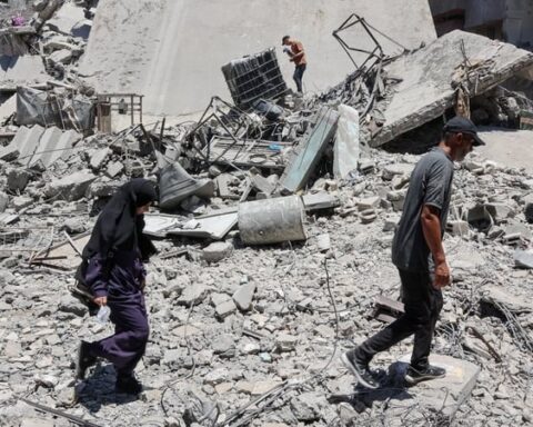 Trump to meet Qatar's PM as Gaza ceasefire talks continue