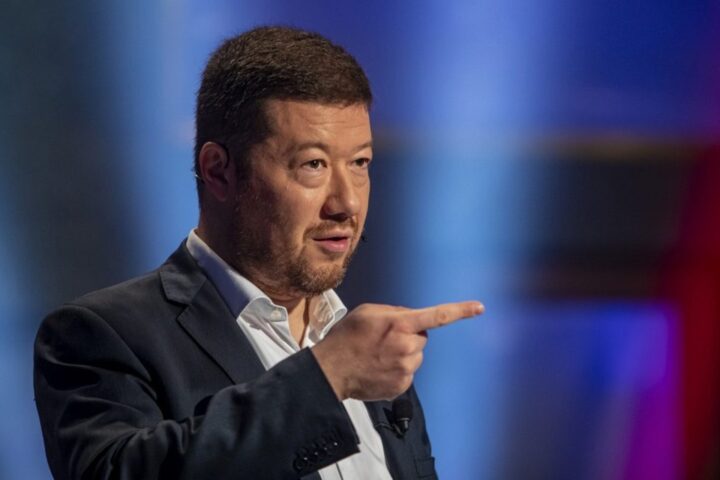 Okamura ties government entry to review of Ukrainians’ residence permits