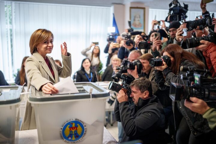 Russia accused of spreading false bomb threats during Moldovan election
