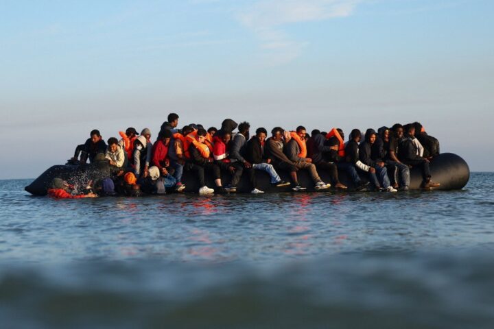 French police halt only 20% of small boat migrants in first week of new deal