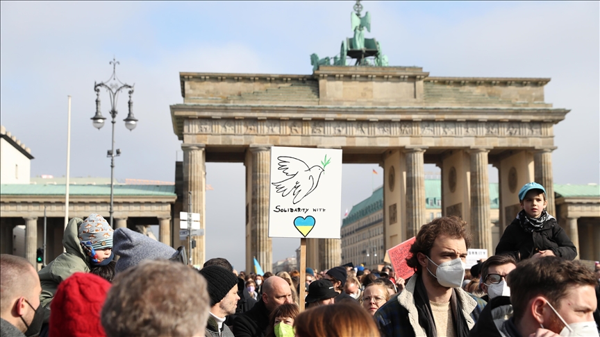 Flyers in Berlin call on Germans to join Ukraine’s fight