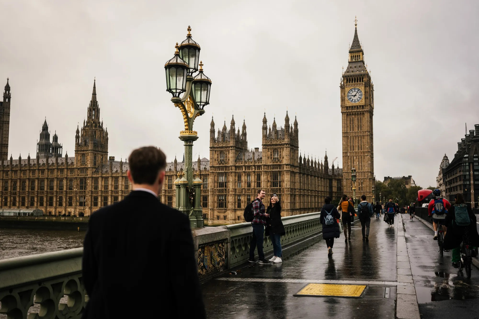 MI5 warns UK politicians of espionage threats from Russia, Iran and China