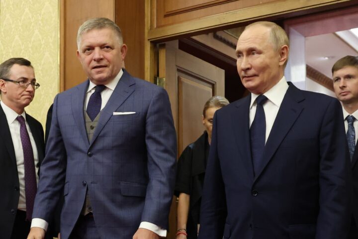Slovakia blocks new EU sanctions against Russia, demands talks at leaders’ summit