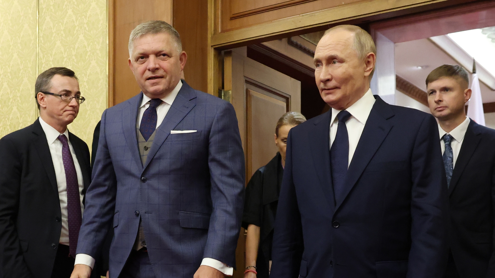 Slovakia blocks new EU sanctions against Russia, demands talks at leaders’ summit