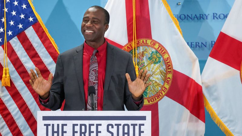 Florida's 'medical freedom' movement takes root at The Hollow in Venice