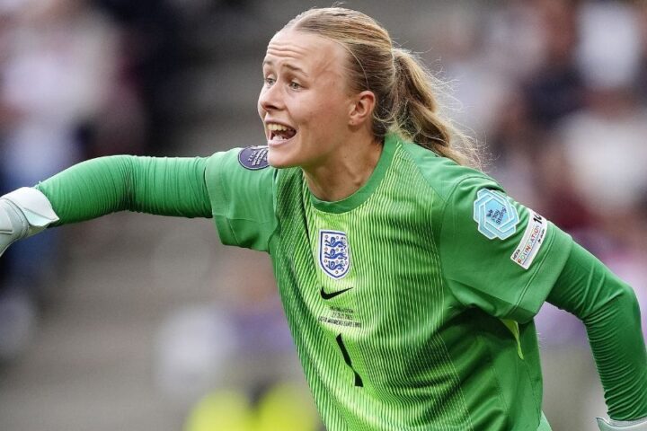 Hannah Hampton: female footballers are tougher than their male counterparts