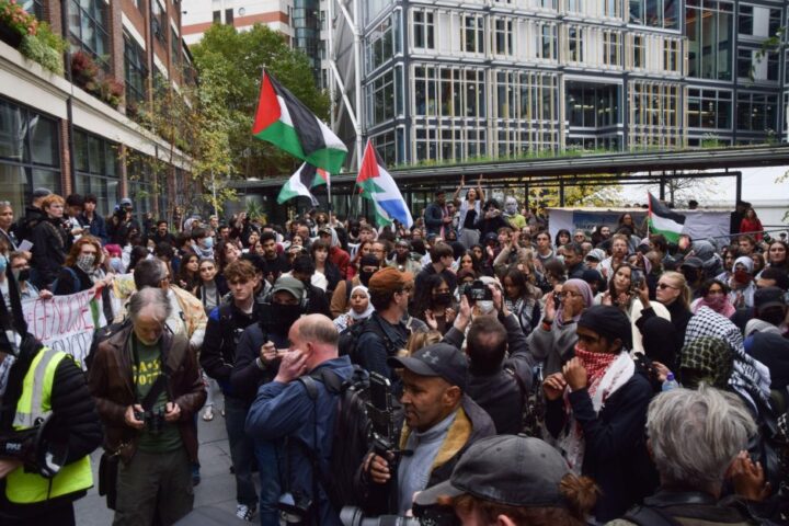 Keir Starmer plans crackdown on violent chants at Gaza protests to enhance public safety