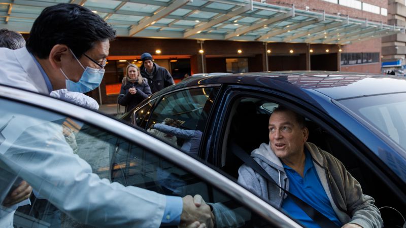 Pig kidney removed from New Hampshire man after record 271 days due to declining function