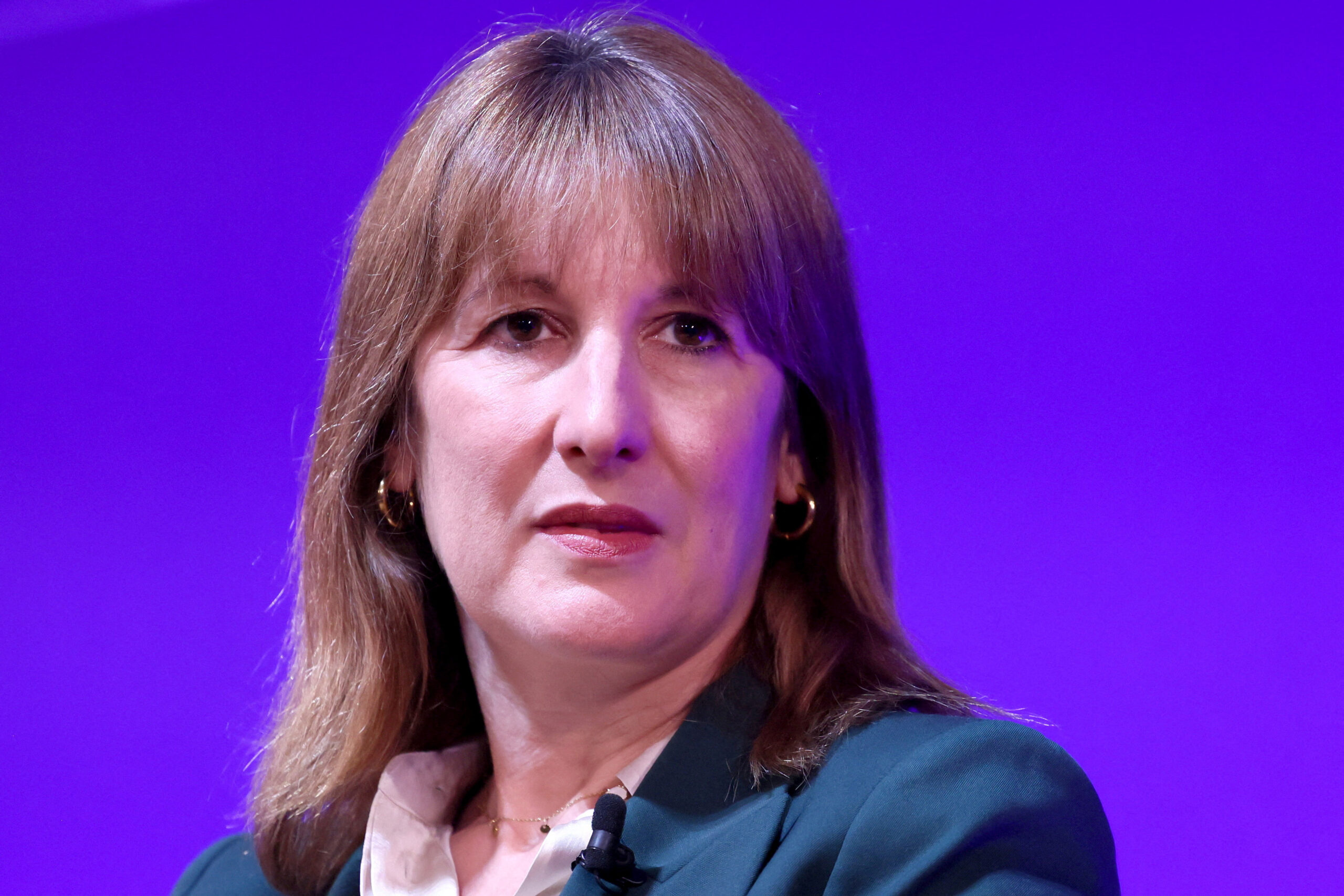 Rachel Reeves faces pressure to resign after renting out family home without a license