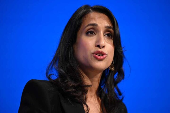 Tory minister challenges Ed Miliband on energy bill reduction promises at annual conference