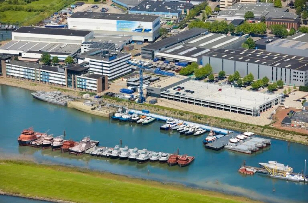 Major Dutch defence shipbuilder accused of violating EU sanctions on Russia