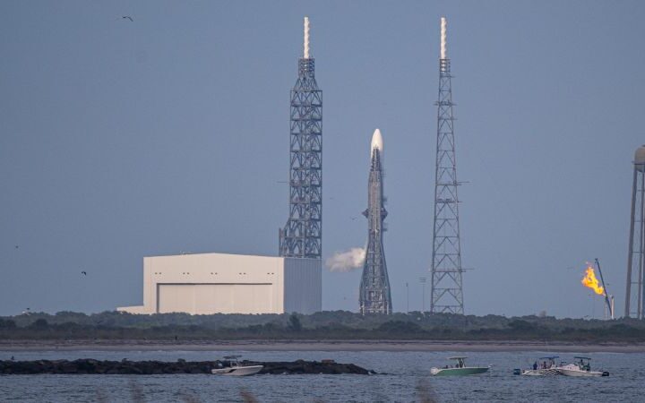 Blue Origin prepares for New Glenn's inaugural mission to Mars with satellite launch