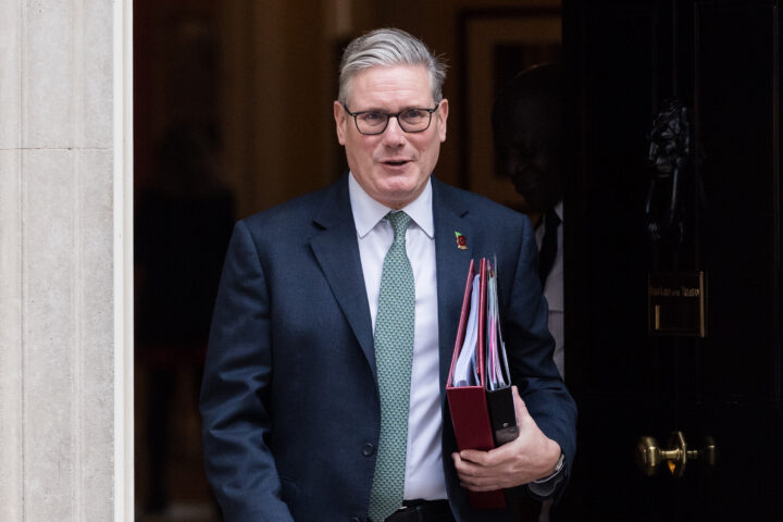 Inquiry into grooming gangs must include historical cases, says PM following Khan allegations