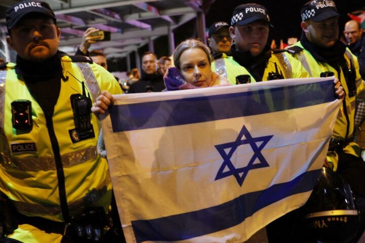 Maccabi Tel Aviv chief criticizes UK's unprecedented fan ban during Aston Villa match