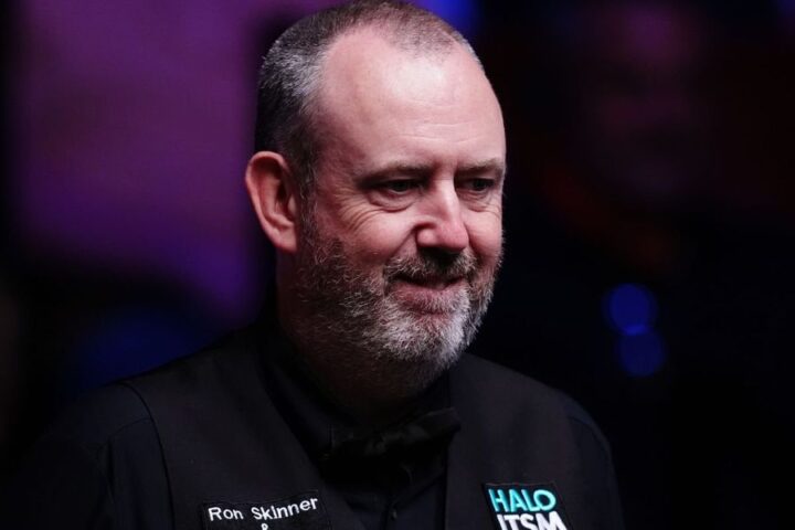 Mark Williams discusses fear of eye surgery amid ongoing snooker success despite vision issues