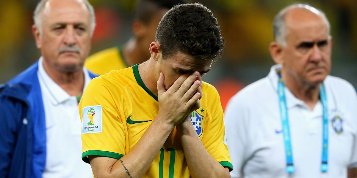 Oscar rushed to hospital after collapsing during training in São Paulo