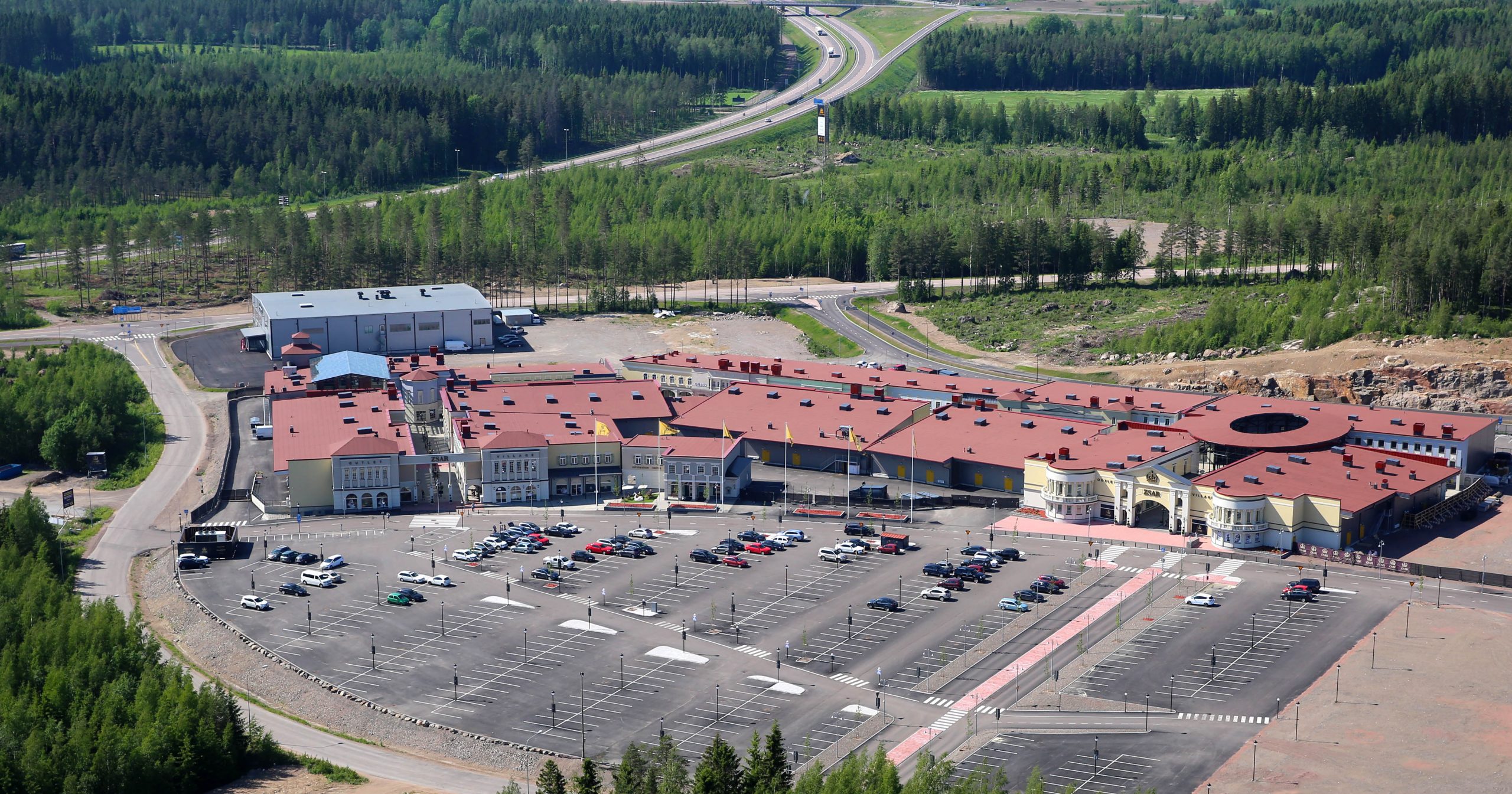 Finland faces scrutiny over proposed purchase of border mall by Kremlin-linked businessman
