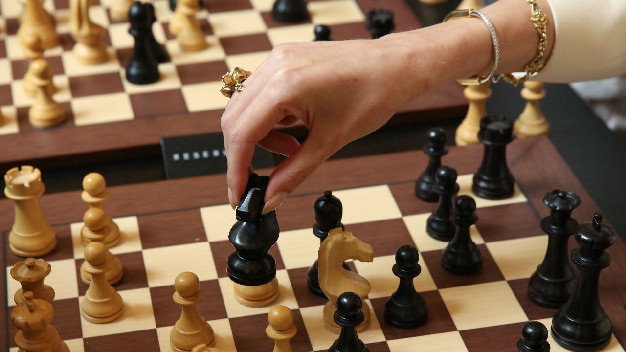 FIDE reinstates Russian and Belarusian youth teams with national symbols