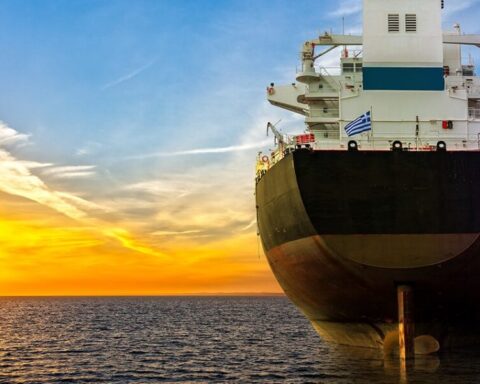 Greek tankers continue Russian oil exports amid EU sanctions