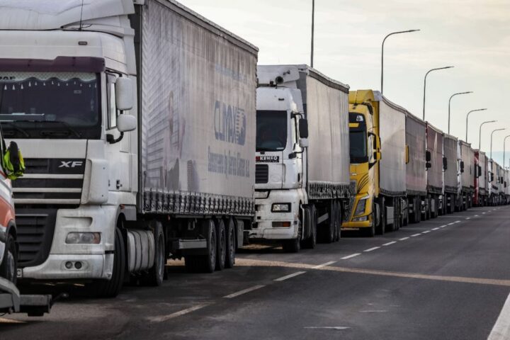 Lithuania urges EU action over stranded trucks and hybrid pressure from Belarus