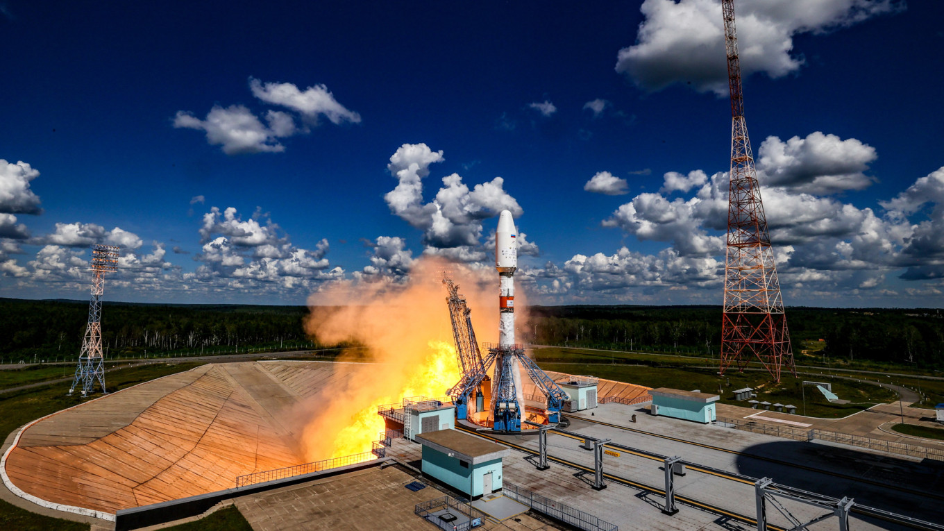 Russia launches second batch of Iranian satellites into orbit