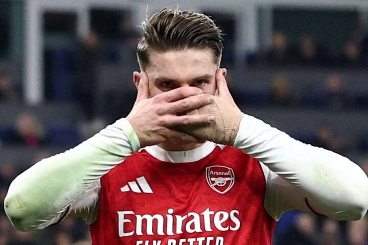 Arsenal secures top spot in Premier League heading into Christmas with narrow win over Everton