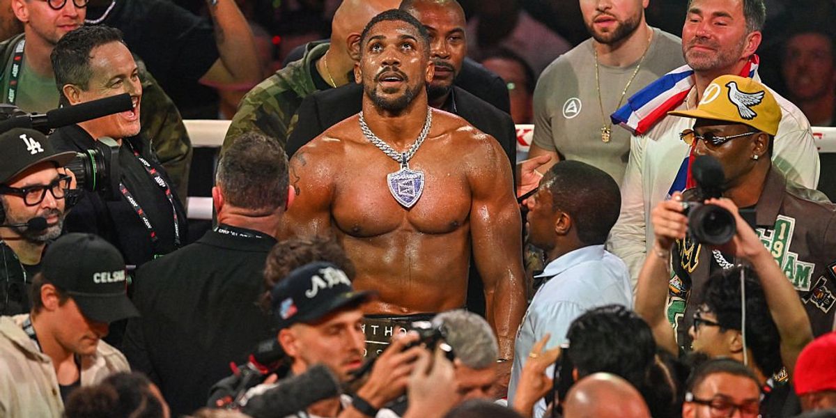 Boxing fans criticise rendition of 'God Save The King' before Joshua vs Paul fight