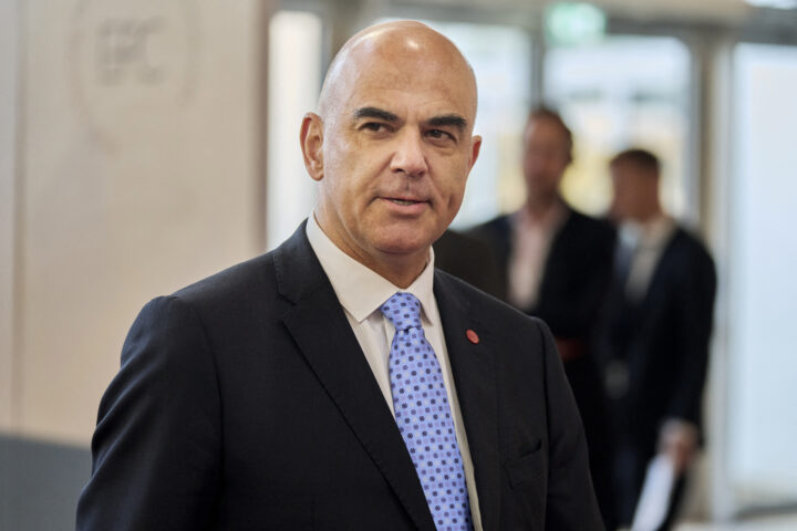 Calls for UK to withdraw from ECHR as European court rejects stricter immigration measures