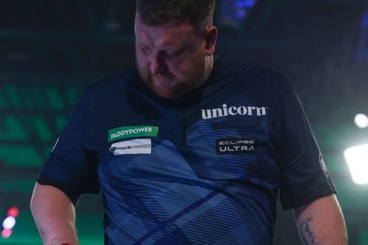 Cameron Menzies apologises to Charlie Manby after emotional outburst at World Darts Championship