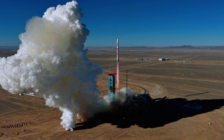 Chinese reusable rocket fails to land after successful orbital launch, spurring space race