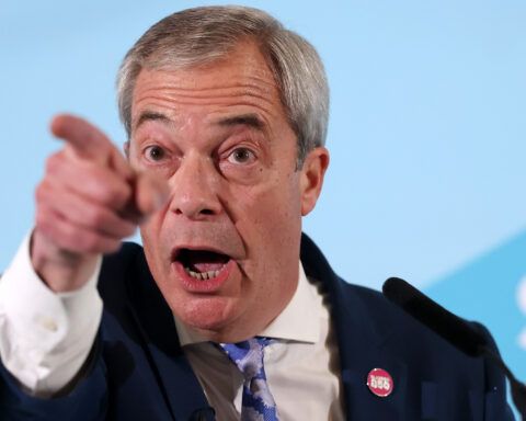 Farage proposes cutting 68,000 civil service jobs to save £5 billion for taxpayers