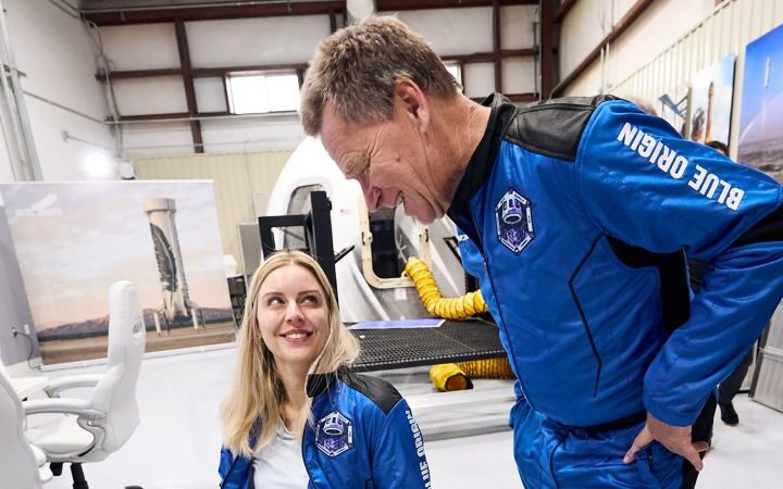 Former SpaceX executive facilitates historic spaceflight for wheelchair user with Blue Origin