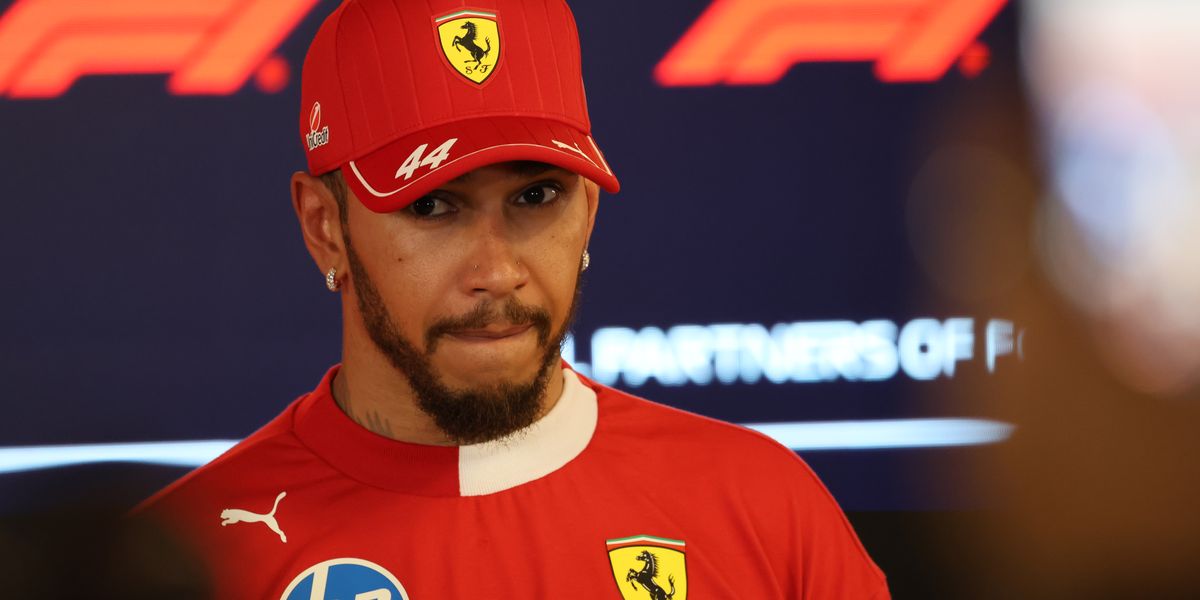 Lewis Hamilton responds to fan criticism over social media detox promise