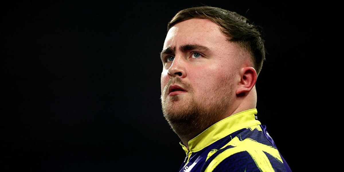 Luke Littler advances to World Darts Championship third round with win over David Davies